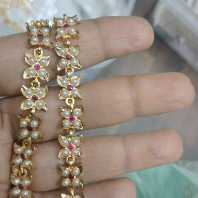 Gold kada